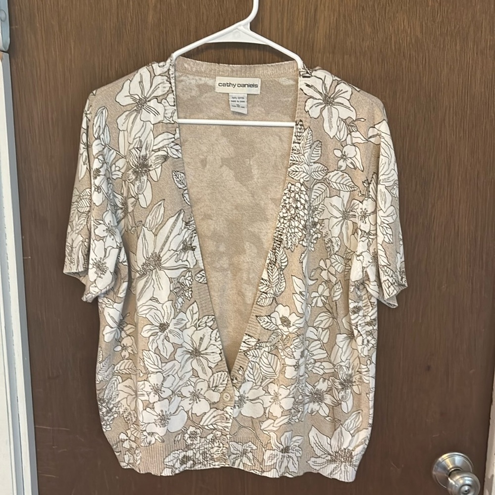 Cathy Daniels Women’s short sleeved cardigan